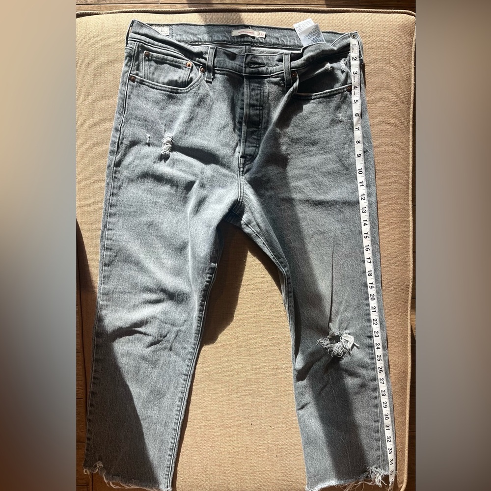 Levi’s Wedgie Straight faded black jeans